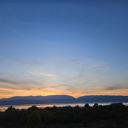 Villa Altiparmak Resen Buitenkant foto