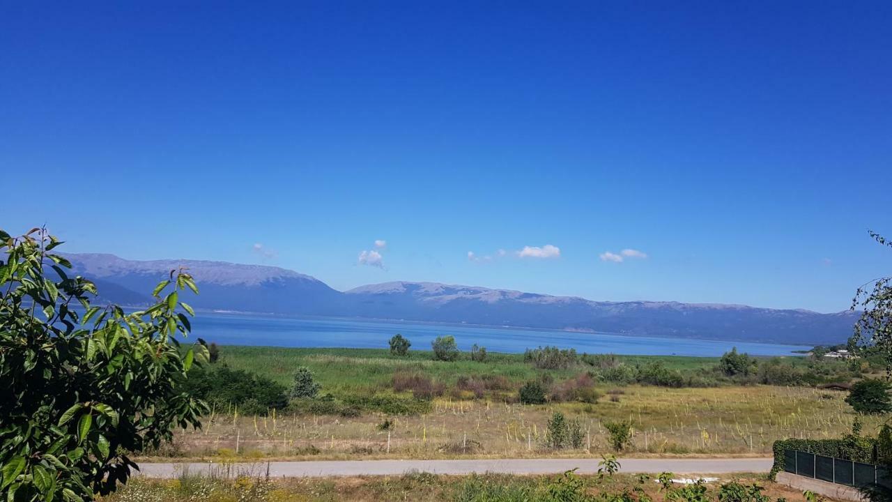 Villa Altiparmak Resen Buitenkant foto
